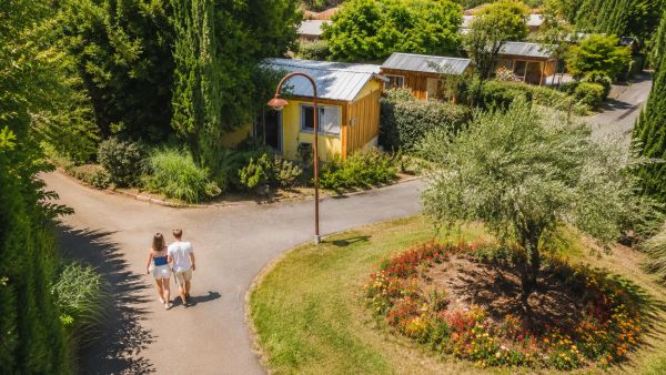Loin du bruit, près des commerces : le choix du camping dans les Landes